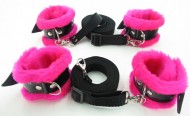 Набор на кровать с розовым мехом "BDSM Light"